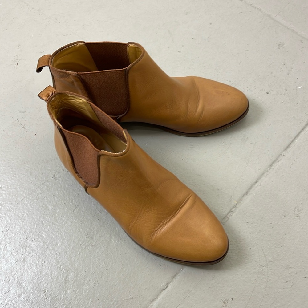 Sezane flat ankle boots size 8 (French 39) caramel brown Chelsea boot